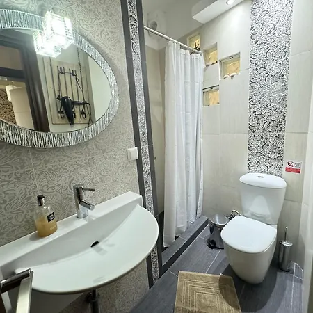 Luxurious Boutique 1